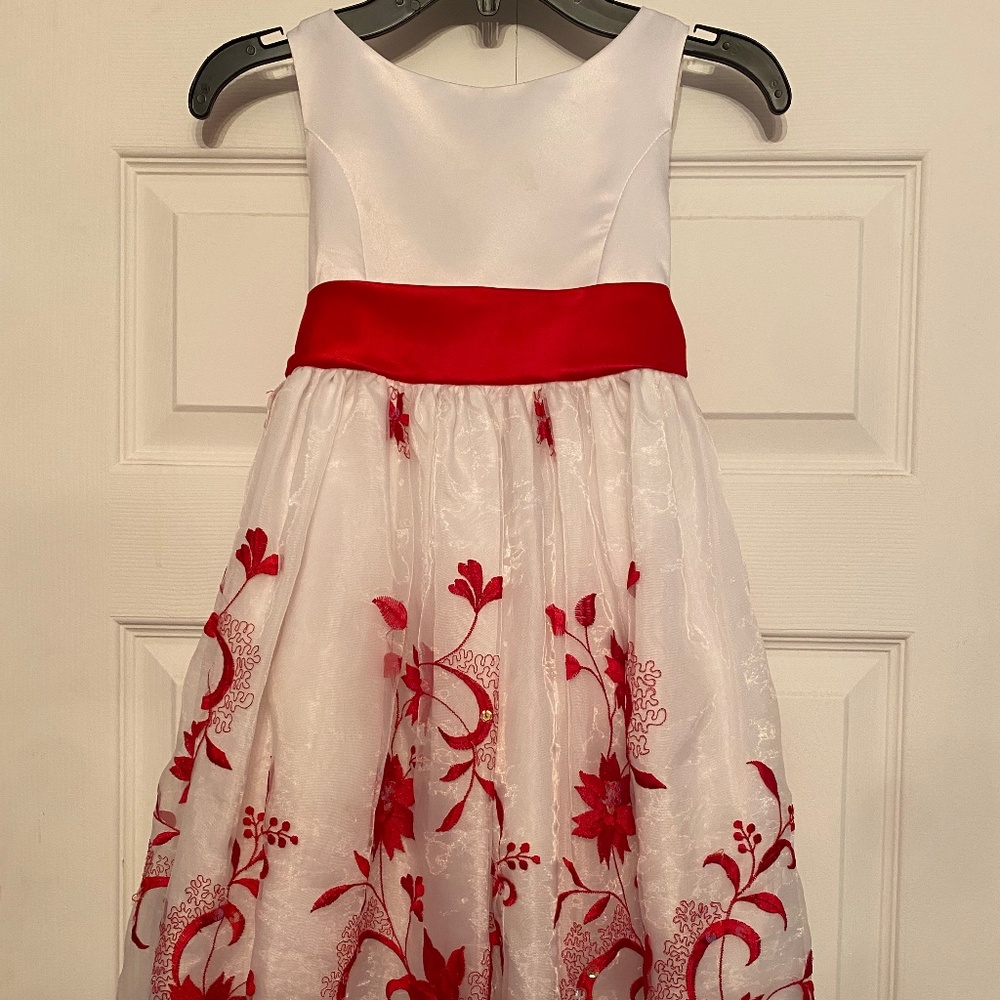Little Girls Flower Girl, Party Dress, Pageant size 5-6.